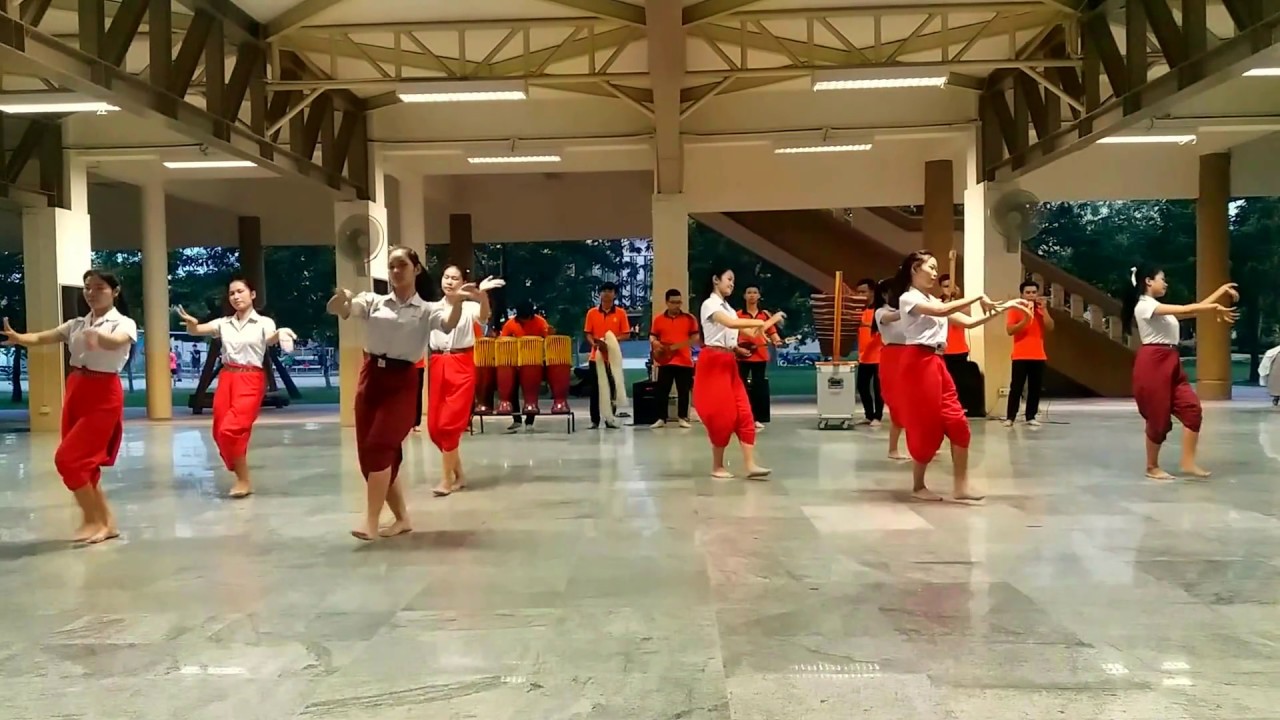 ฟ้อนแพรวากาฬสินธุ์ วนศ.กส.