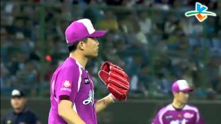 20131013 CPBL 犀牛VS猿 5下 余德龍盜壘失敗加郭嚴文揮空形成一個變相DP