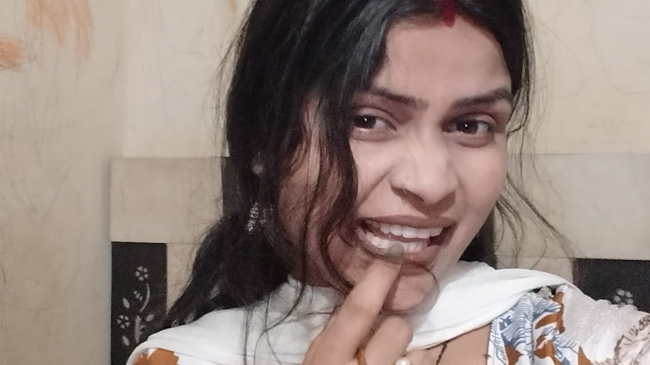 Hello doston radhe radhe 🙏 main aapki apani simran please aap log mujhe jyada pyar de