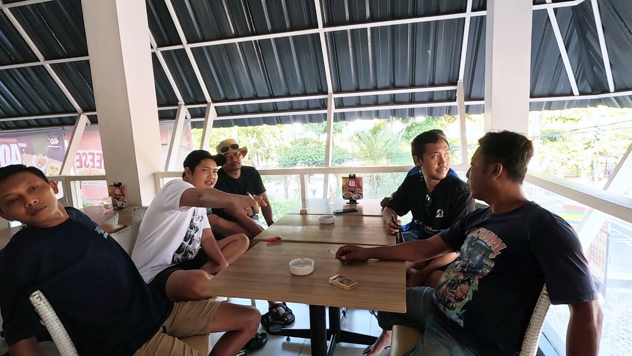 BTS NGAJAK WARGA DESA MAKAN PIZZA | VIDEO PAK KULOT TOMBLOK MAKAN PIZZA ADA DI MEMBERSHIP~ SIKAT