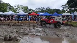 Jeep V8 El 19 - de ladito en el Jeep Fest 2025