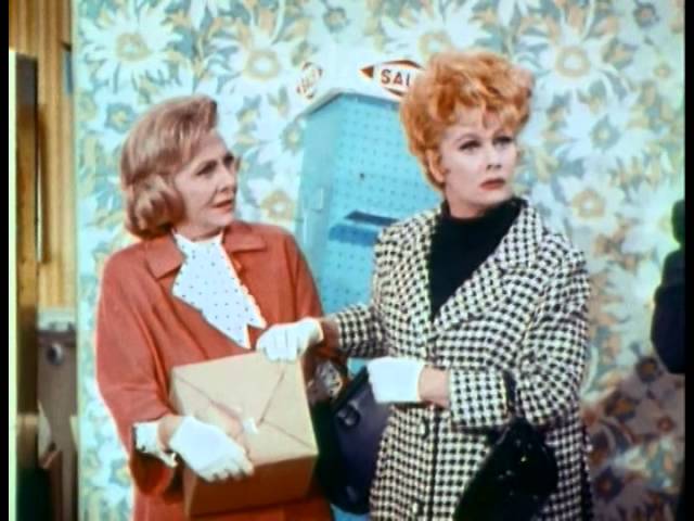 The Lucy Show |TV-1967| LUCY GETS TRAPPED |S6E2 class=