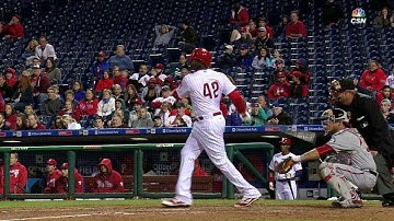 WSH@PHI: Howard belts 361st homer to tie DiMaggio