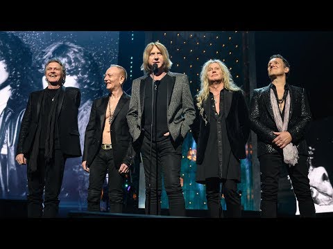 فيديو: هل def Leppard في جولة؟