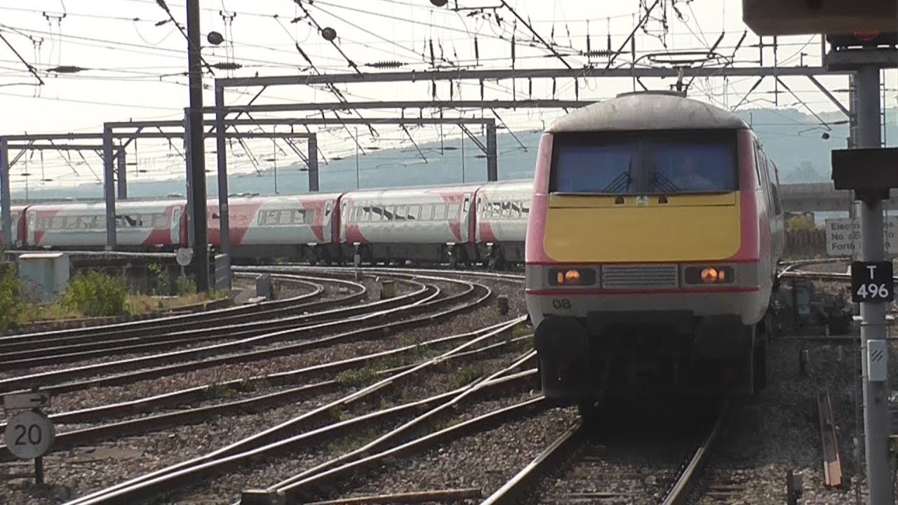 Trains at Newcastle | 13/09/2016