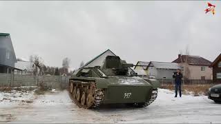 Советский танк Т-60 в снегопад.