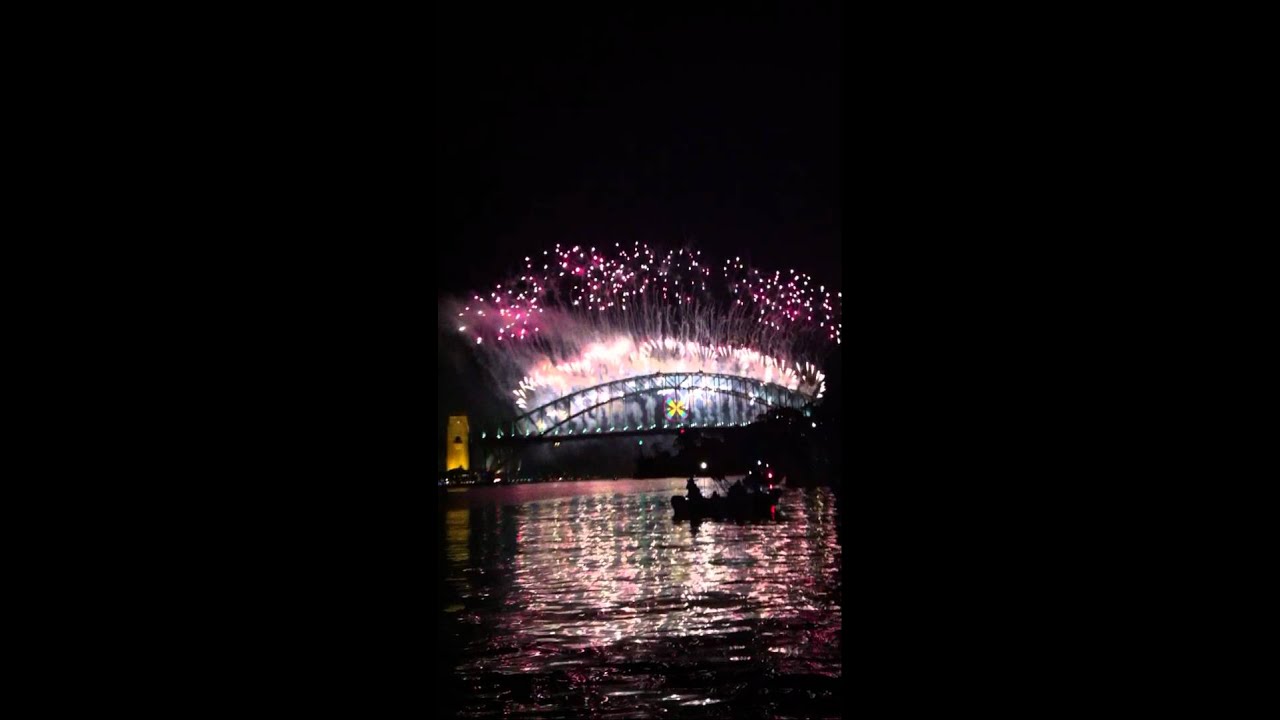 Fireworks in Sydney 2012.MOV