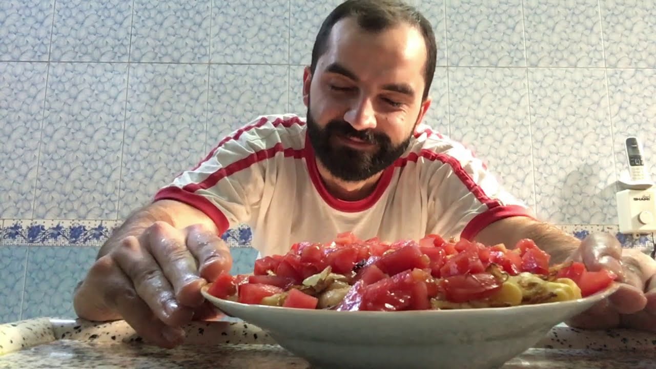 شلون تقنع صديقك بشي هوه يكرهه