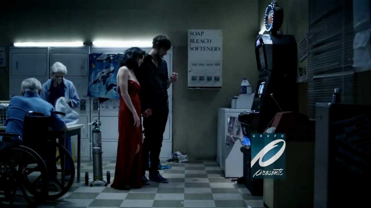 Katy Perry y Diego Luna Novios en The One That Got Away Video por GPM