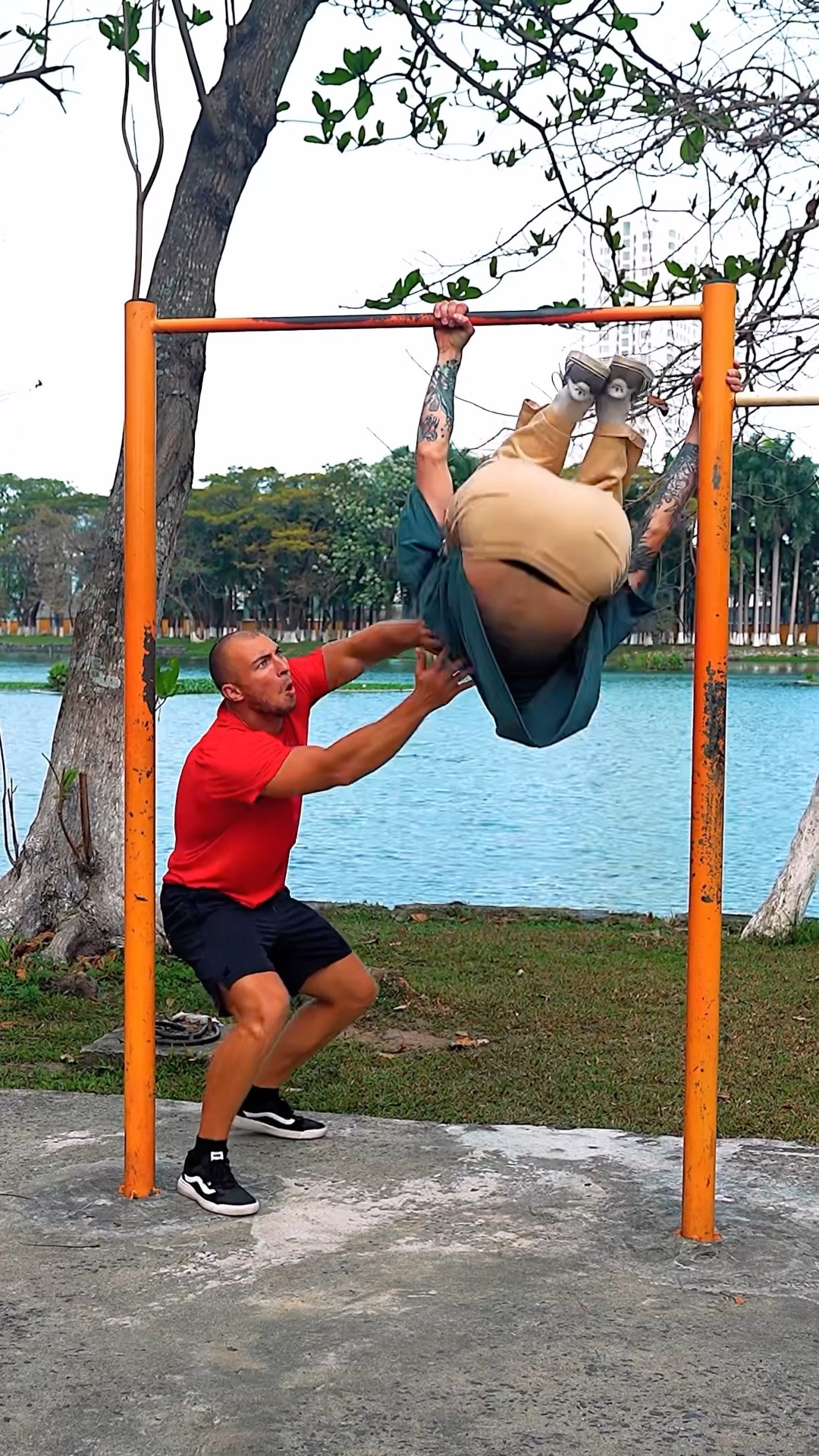 Taught Bodybuilder How to Do a Backflip??#kiryakolesnikov #prank #tutorial #stunt #parkour #flip