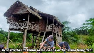 Download Lagu Helping Bang Bahok fertilize oil palms, then spending the night at the hut MP3 Download Lagu Helping Bang Bahok fertilize oil palms, then spending the night at the hut MP3