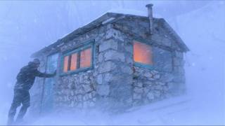 Surviving a SNOWTORM in an abandoned stone house | The Most Intense Blizzard Ever