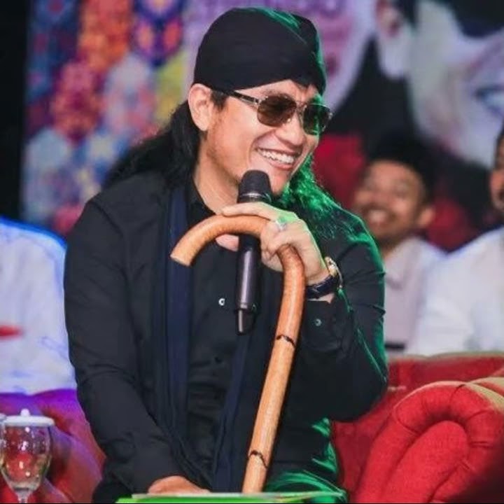 Story wa DPR lebih hebat dari nabi - gus miftah