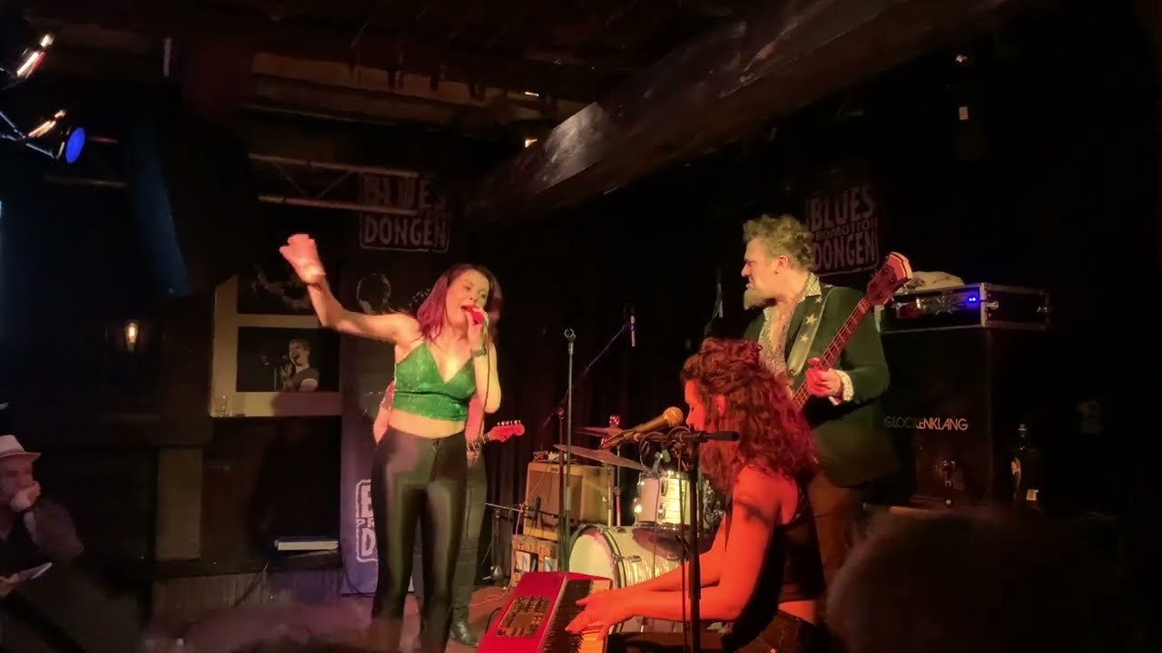 Whitney Shay, Laura Chaves and Katarina pejak