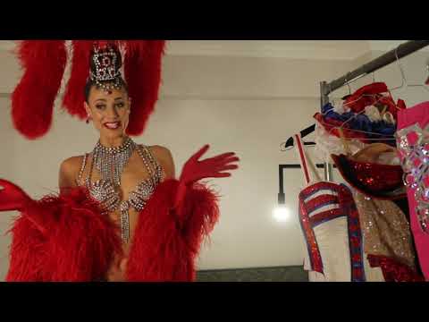 Vidéo: Nicole Kidman Dans Une Robe écarlate Et Des Sandales à Plumes Assiste à La Comédie Musicale Du Moulin Rouge