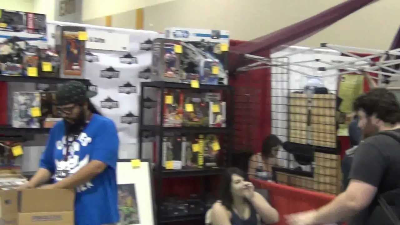 The ReGeeken family: Phoenix Comic Con 2012 Day1 walk through part 2.