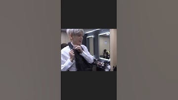 yeonjun is getting wild.. #txt #yeonbin #yeonjun #soobin  & the hand around his waist ?