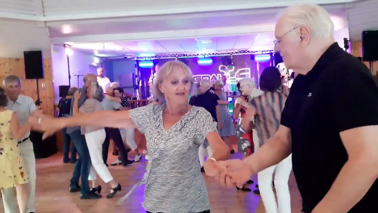 ENGDAHLS på Bergviks Parken juli 2025 Fullt ÖS Kramiz