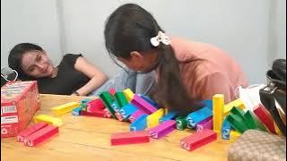 hana monina curang dan tidak mau kalah dengan adeknya, bahkan malah marah marah bermain kalah