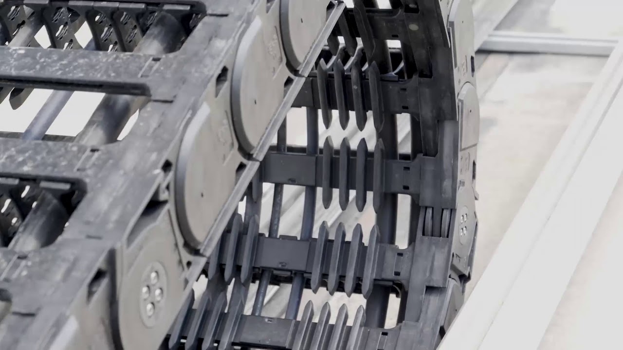 IGUS  CADENA PORTA CABLE PARA CARRERAS LARGAS