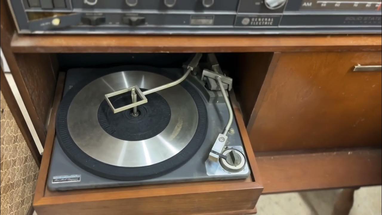 General Electric RC 6732 Solid State Stereo All Transistor In Maple