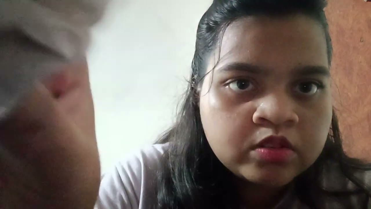 Пробую блеск для губ на тебе, асмр