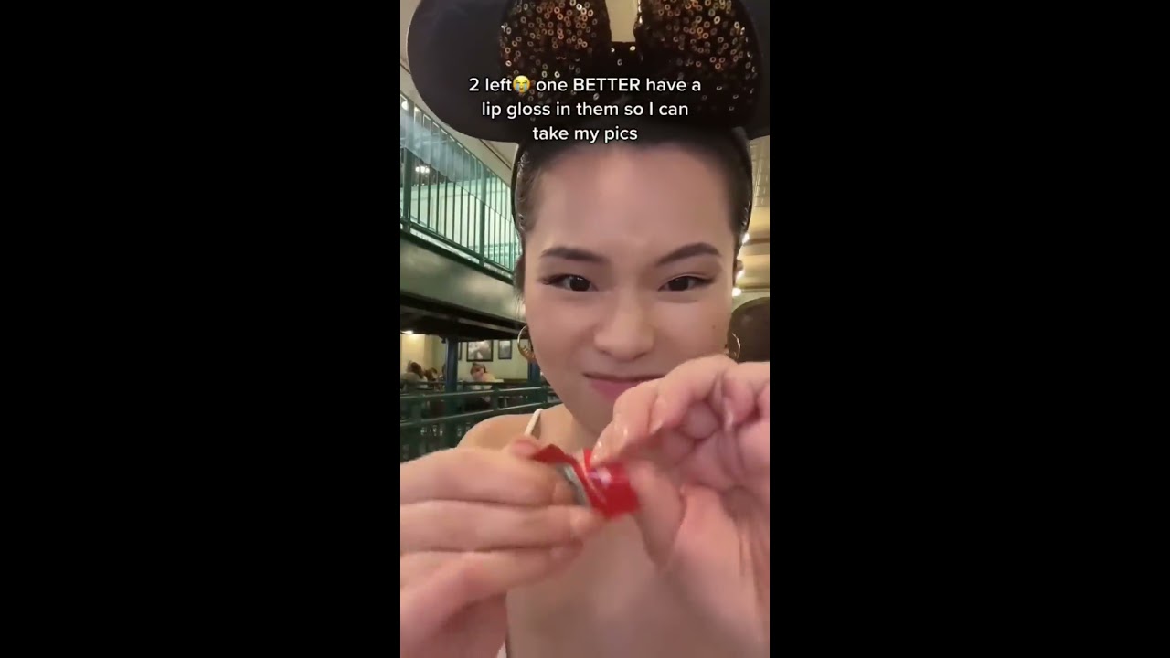 Using Ketchup As Lip Gloss At Disney