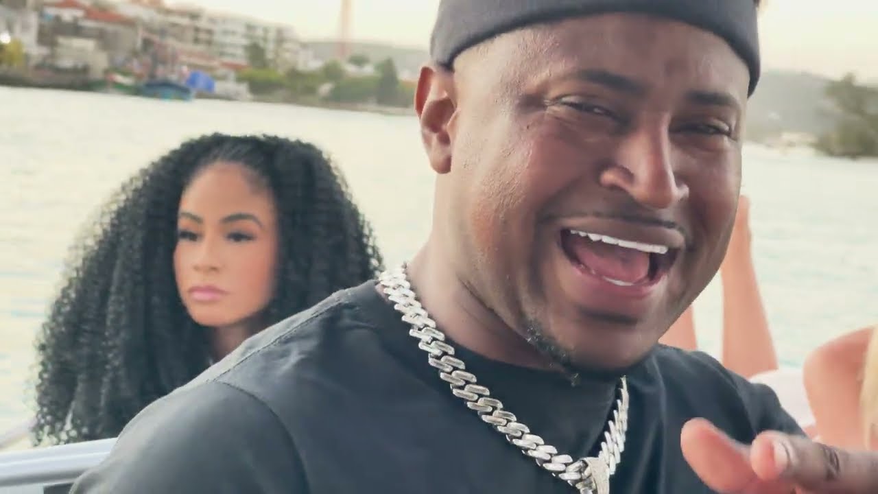 OLHA QUEM TA PASSANDO PH -MC PQD - DJ VINICINHO DA PENHA - CLIPE OFICIAL