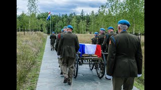 Dienst Indie & Korea veteraan Ton Kelders met militair ceremonieel op veteranen begraafplaats Loenen