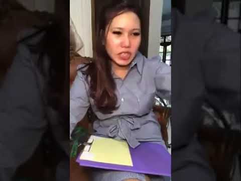 Mama muda live gak sadar kelihatan dicermin