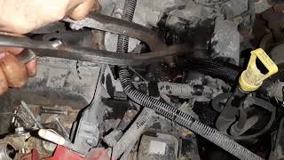 Starter Motor Ford Escape 2005-2012 removal in minute junkyard removal