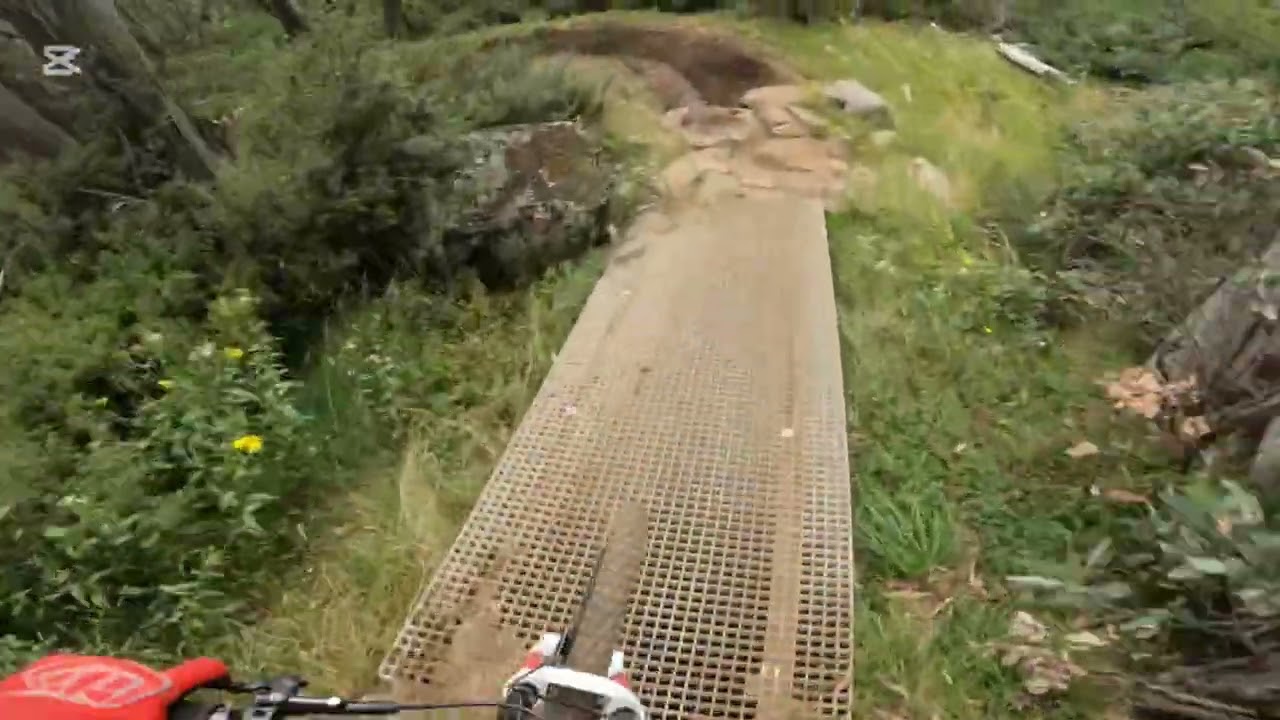 Full run of internationals before nationals￼