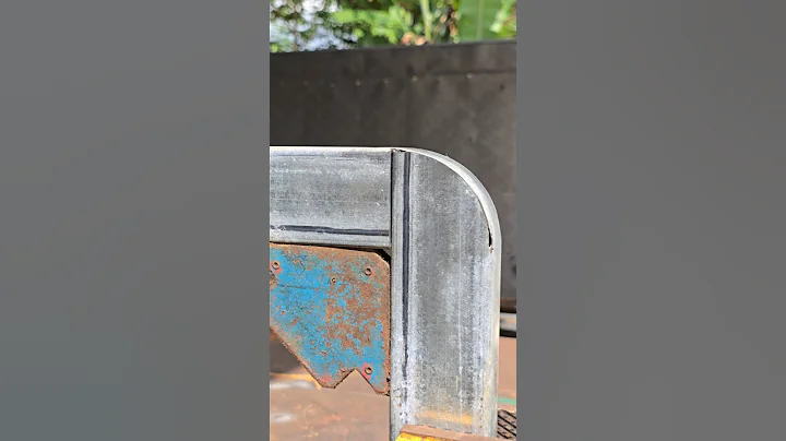 Not many people know how to make a curved corner on a 90 degree square tube joint