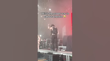 Singer calls out heckler in the most savage way mid show… 🔥😳 #livemusic #concert #rockstar #emo