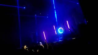 King no-one -millennium  (leeds church )