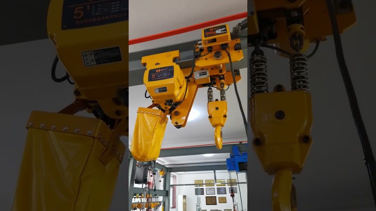 Low headroom electric chain hoist  