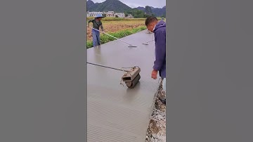 Anti-slip cement paving: Quality tools and skilled workers boost efficiency and ensure quality.