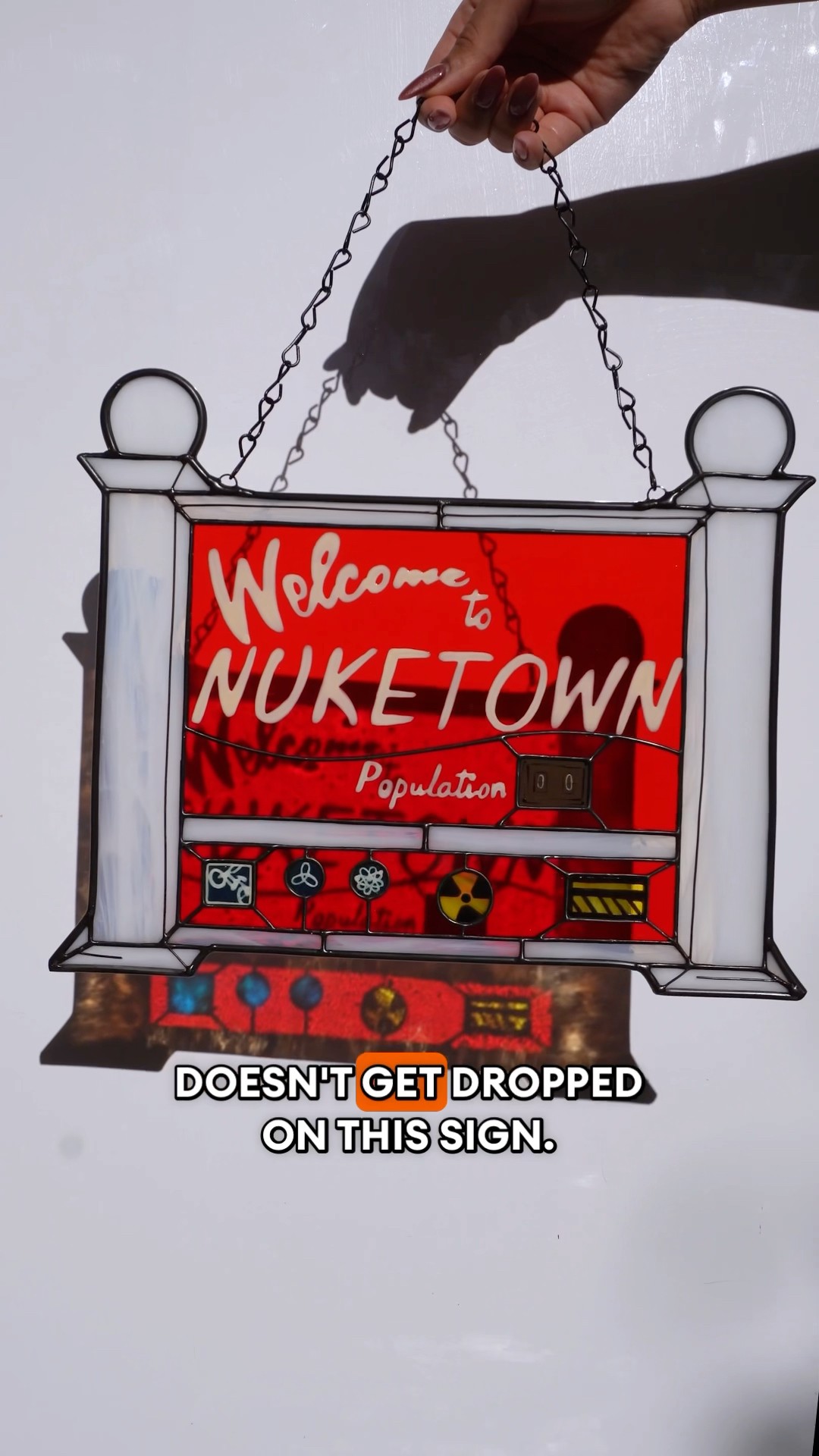 Artist Lottie’s stunning stained glass creation shines a whole new light on Nuketown #BlackOps6 ?
