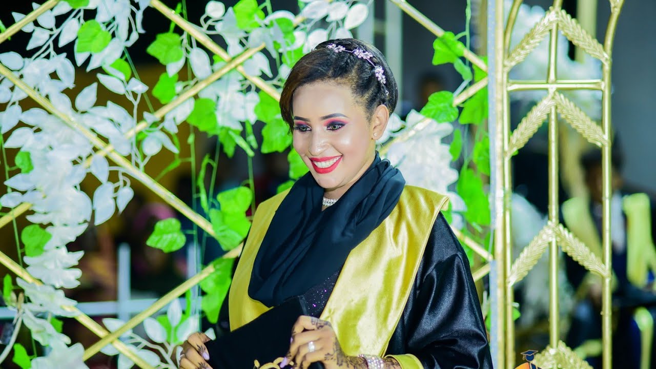 الخريجه الجميله أقمار | شركة الوسام للتخاريج المتميزه