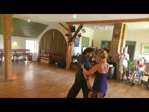 Neotango - Contact Tango improvisation by Ezequiel Sanucci & Lydia Müller