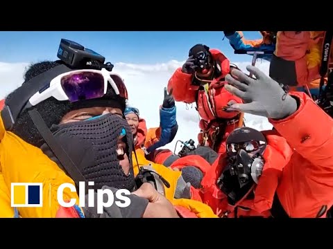 Chinese research team reaches summit of Mount Everest