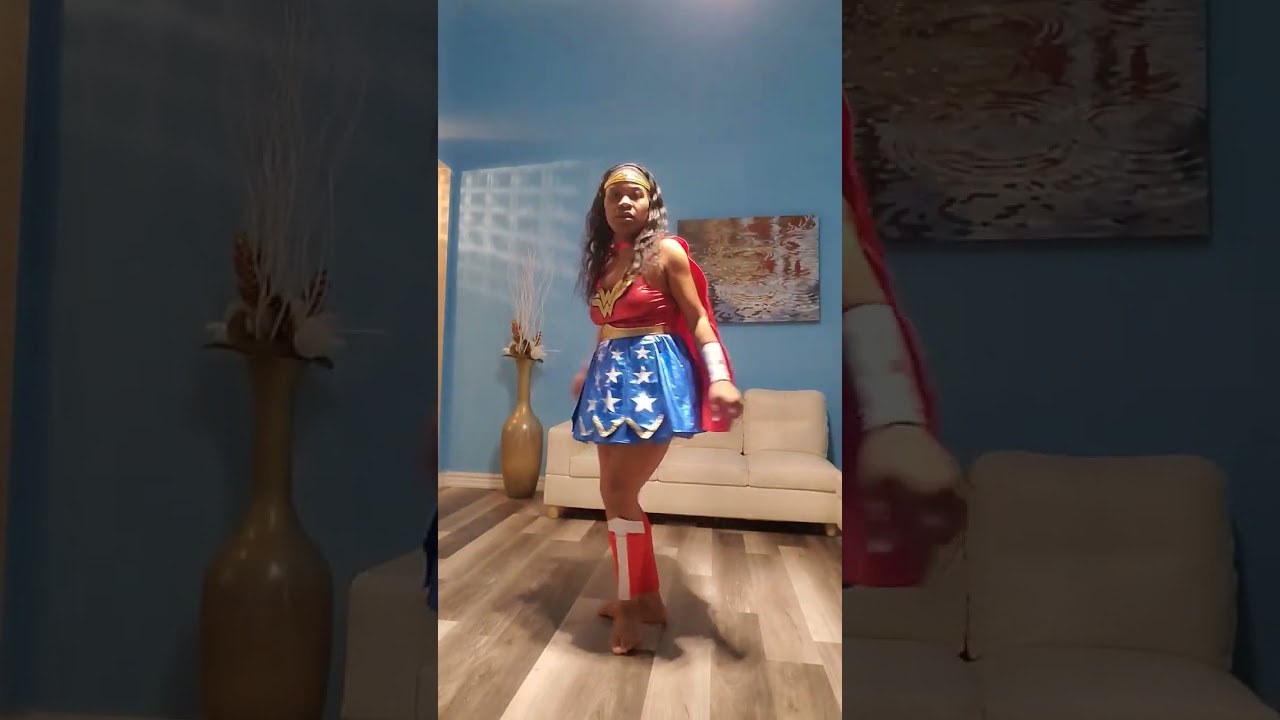 Wonder Woman vs Flash mummy wrap 