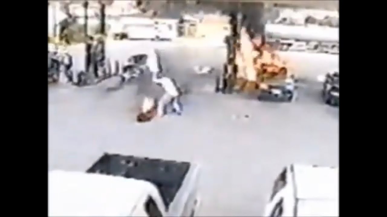 Good Samaritan Saves Man On Fire - YouTube