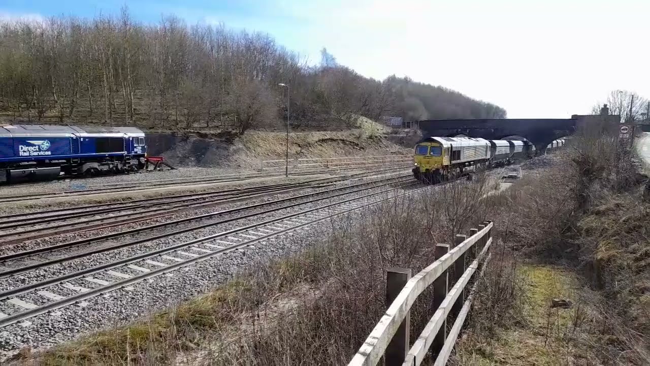 Freightliner 66607 Departs Peak Forest