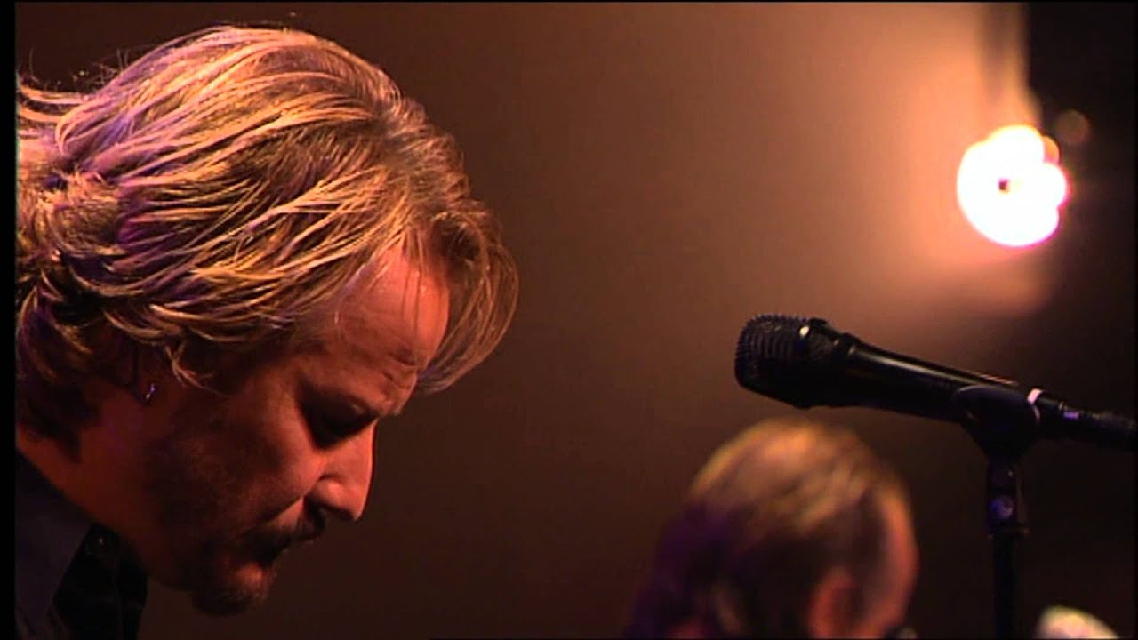 在 YouTube 上观看 [HD] VENICE - Starting Here Again (Marc Lennon Solo) @ Royal Theater Carré Amsterdam - Live
