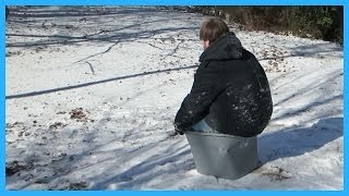 SNOW IN ALABAMA - JANUARY 2014 - SLEDDING DOWN THE HILL
