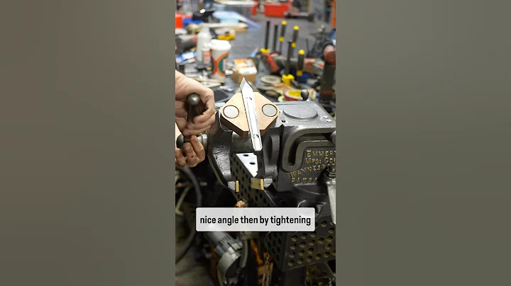 The Ultimate Bench Vise!! #restoration #workshop #rare #vise