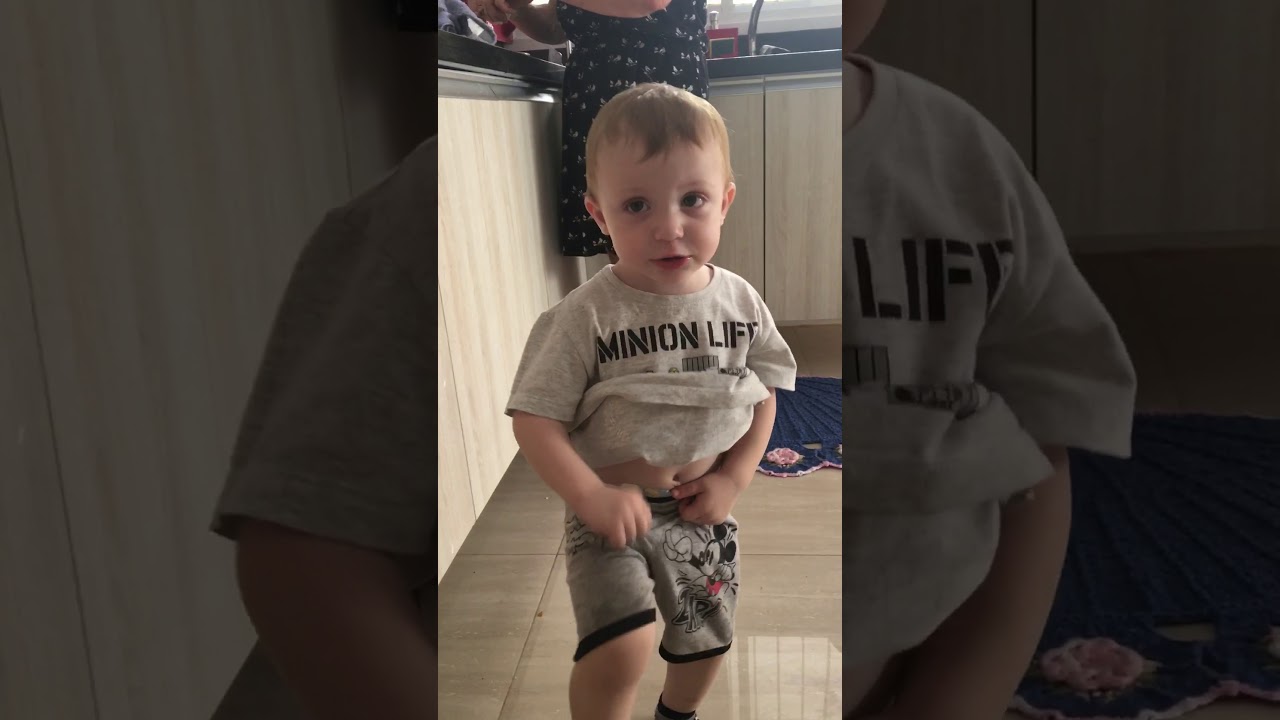 Ensinando a fazer xixi no banheiro!!! 1 ano e dez meses