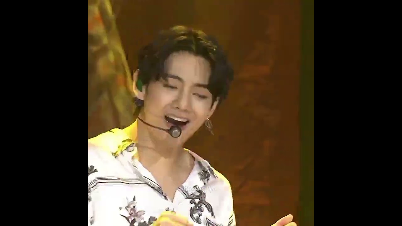 Taehyung singing "waiting for you anpanman" ❤️