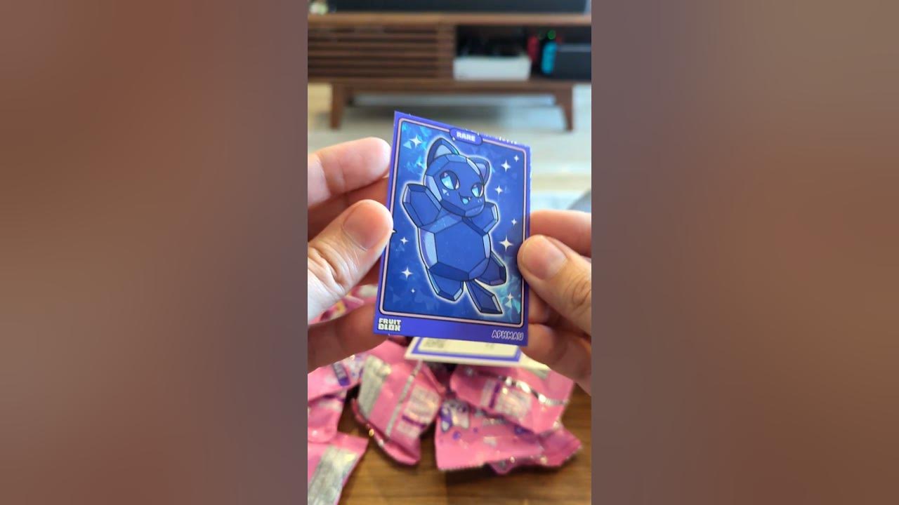 aphmau-voice-actor-tries-to-find-ein-trading-card-shorts-youtube